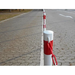 bollard trotoar 
